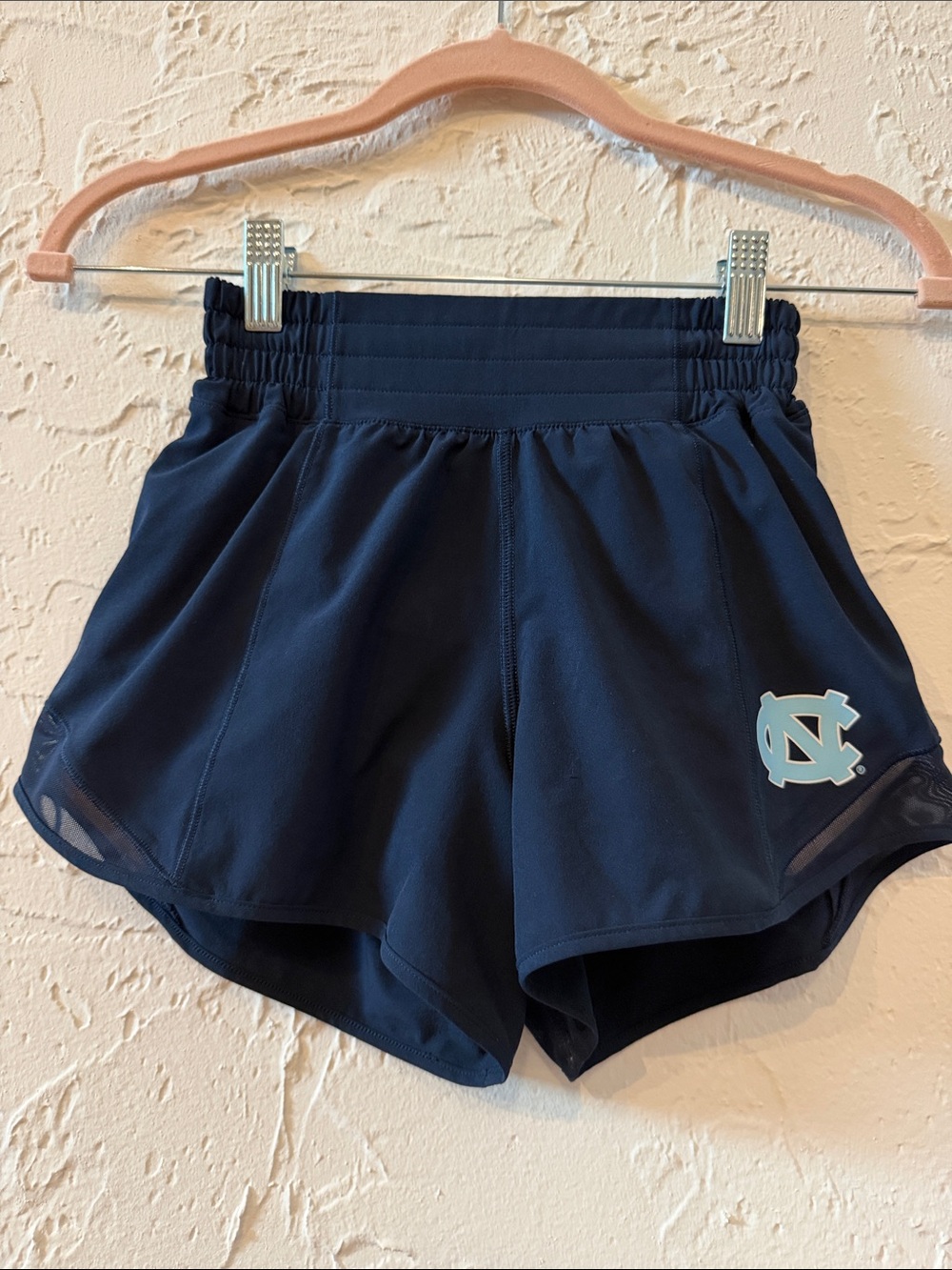 Lululemon high rise 4” Hotty hot UNC shorts size 0